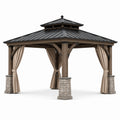 Tonnelle de jardin carrée 400 × 400 × 360 cm en bois brun avec toit métallique anthracite, rideaux beiges et bases grises